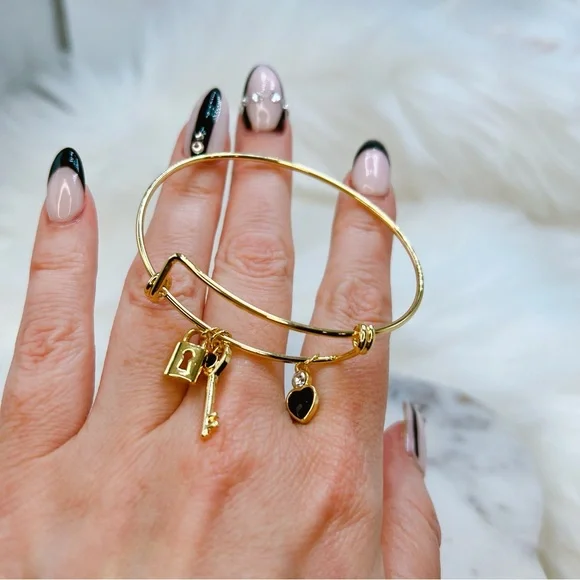 Gold plated charm lock 🔒 key 🔑 heart 💛 black crystal bracelet - Picture 5 of 5